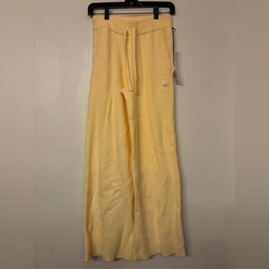 ALO Yoga Women’s Candle Yellow Snuggle Up Sweater High-Waist Wide Leg Pant XXS